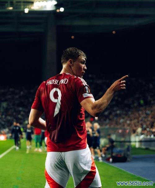 霍伊伦11场球荒持续 本轮首发无射门表现