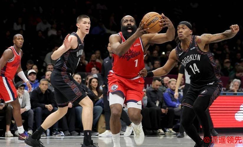 快船121-105轻取篮网 哈登31+4+6伦纳德26分