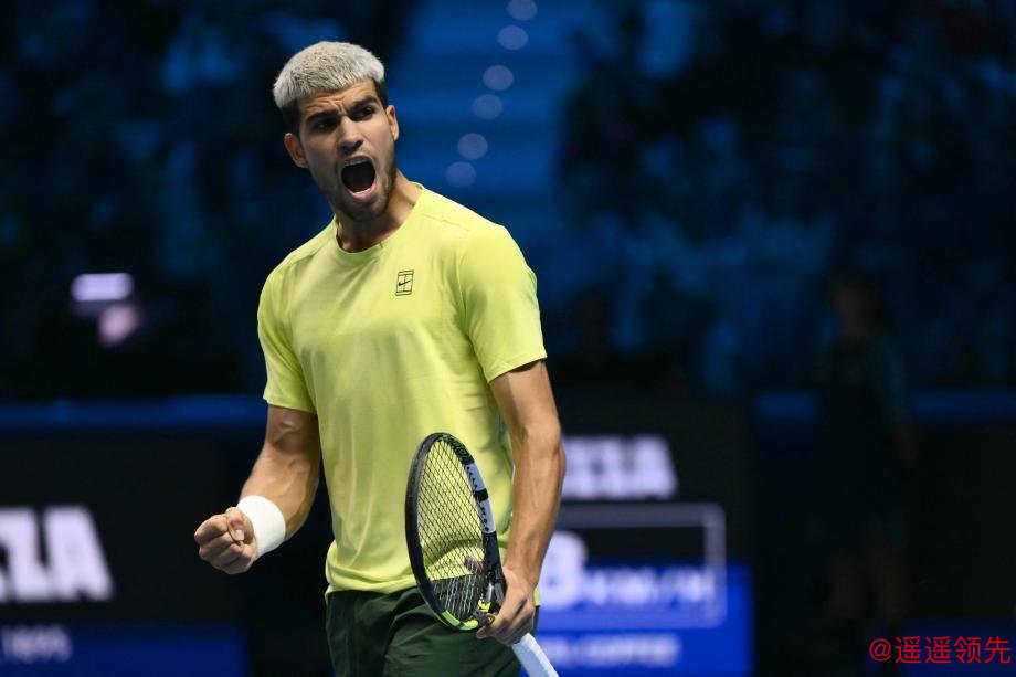 [图]ATP总决赛-阿尔卡拉斯2-0阿利亚西姆 将与辛纳争冠